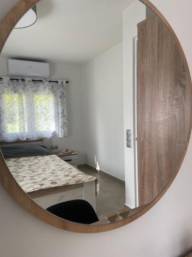 הוילה אורופוס M & F House מראה חיצוני תמונה